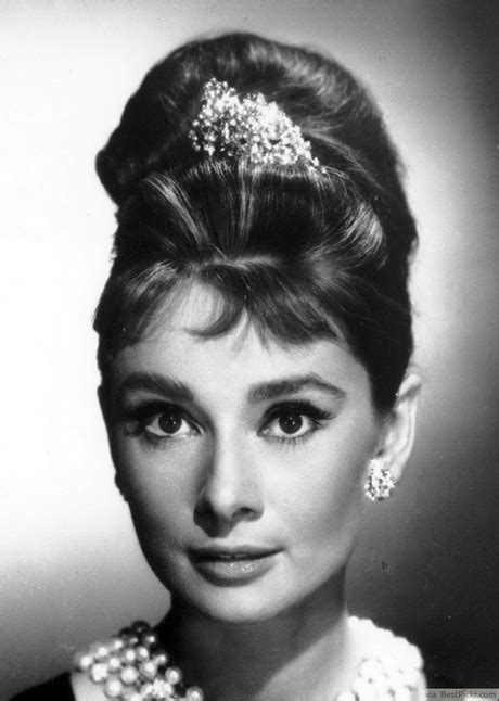 The hairstyle was among one of the very popular 1960s hairstyles for women, it is truly ideal for women in love with difference. Hairstyles 1960s women