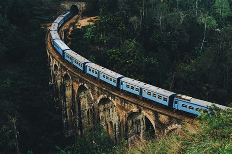 Train On 9 Arch Bridge Ella Sri Lanka Rtrains
