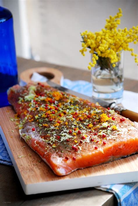 El salmón es uno de los pescados azules más versátiles y deliciosos, lleno de aceites grasos cocinar salmón fresco es realmente sencillo, pues existen muchas deliciosas recetas que podemos poner en práctica sin sumar demasiadas calorías a nuestra dieta. Salmón marinado en 2020 | Salmón marinado, Recetas de ...