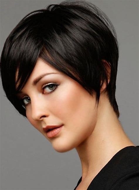 This is especially true for women with fine hair. 10 Fresh Short Layered Hairstyles | Styles Weekly