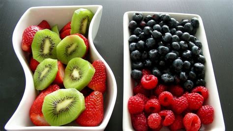 Картинки ягоды малина фрукты клубника еда обои 1920x1080