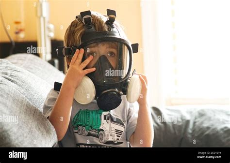 Child Gas Mask Hi Res Stock Photography And Images Alamy