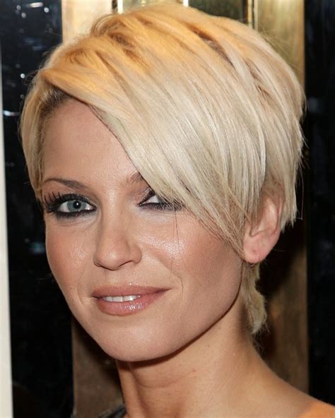 Long hairstyles for women over 40 look best when they skim the shoulders or fall just below. Good 2014 Hairstyles: Very Cute Short Hairstyles for Women ...