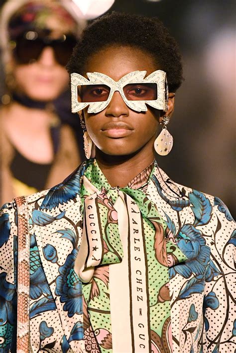 Shop the gucci official website. Gucci Resort 2019 Runway Details & backstage | Cool Chic ...