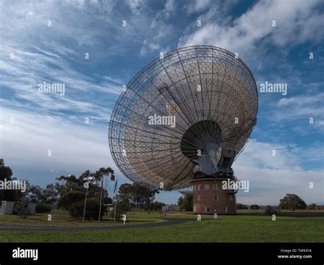 Csiro Radio Telescope At Parkes New South Wales Australia Popular