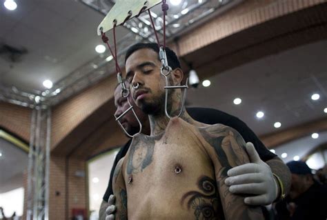 Bij De Tattoo Expo In Venezuela Draait Het Niet Alleen Om Tatoeages Nrc Nl Tattoo Expo Body