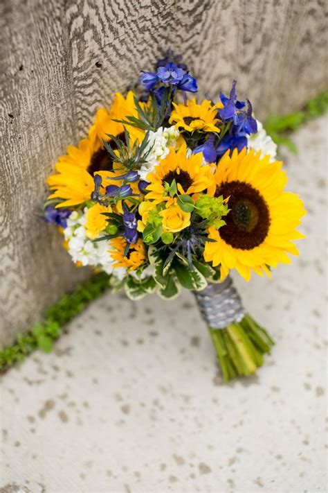 Find a wide range of wedding flowers and florists, ideas and pictures of the perfect wedding flowers at easy weddings. Sunflower & Navy Blue Classic Summer Wedding | Wedding ...