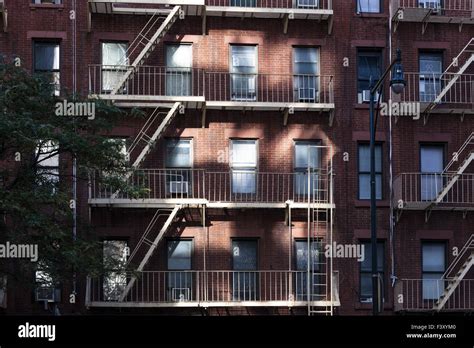 Residential Building In New York City Stock Photo Alamy