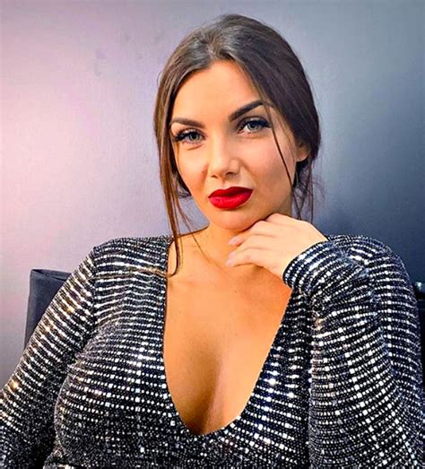 Elettra lamborghini in an instagram selfie as seen in september 2016. Elettra Lamborghini, a 24 anni troppo vecchia per i ...