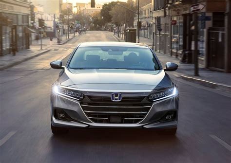 Honda accord is by far the second most successful and recognized nameplates in the automobile industry just after the honda the 2021 accord sport manages to tickle the aesthetic side, at least on the aesthetic front. New Honda Accord 2021 แต่งหน้าทาปาก เพิ่มออฟชั่น ...