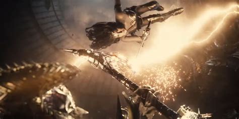 Justice League Trailer Shows Wonder Woman Vs Steppenwolf In Final Battle