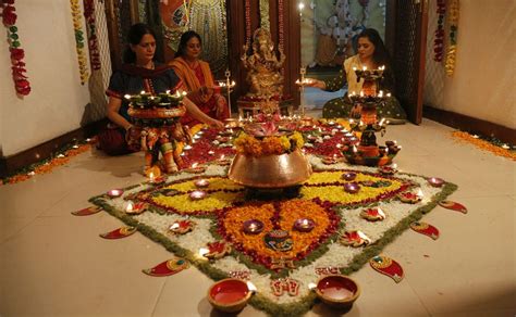 India Celebrates Diwali The Festival Of Lights With Great Enthusiasm