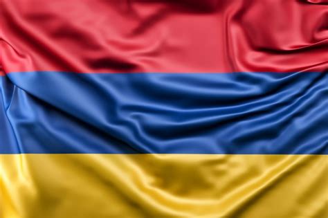 Armenische flagge winkt im wind. Flagge von armenien | Kostenlose Foto