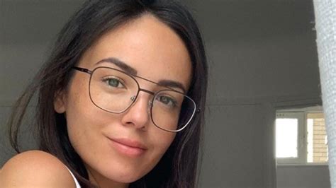 Agathe Auproux elle pose seins nus pour célébrer la rentrée et elle est sublime