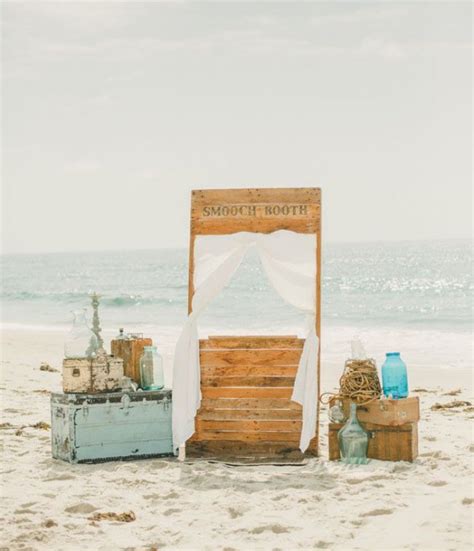 Photo Booths Ideas For A Fun Beach Wedding Beach Wedding Tips