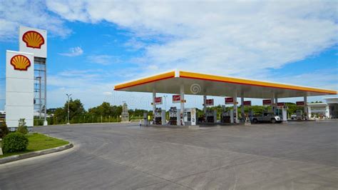 Shell Fuel And Gas Station And Car Repair Editorial Photography Image