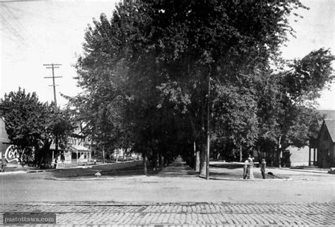 King Edward Avenue @ Rideau Looking North .:. 1915 versus ...