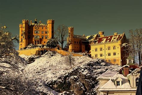 20 Pictures Of King Ludwig Iis Fairy Tale Castles Fairytale Castle