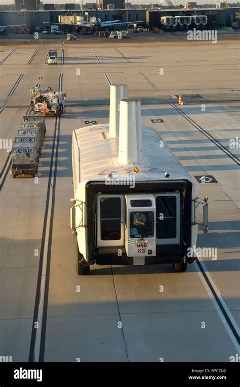 Shuttle Bus Between Terminals At Dulles International Airport Stock