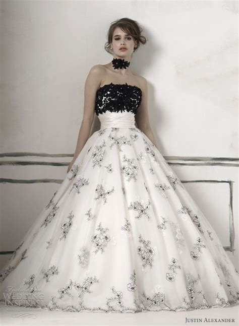 This short black wedding dress has received over 2500 reviews and the majority are glowing. Justin Alexander Wedding Dresses | Wedding Inspirasi | Page 2