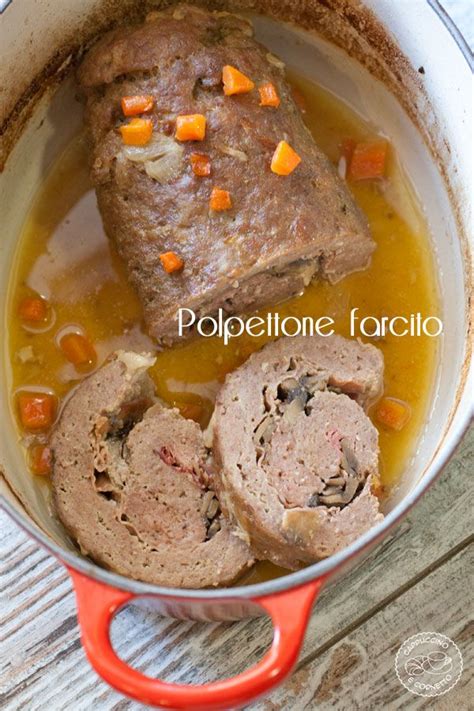 Una ricetta facile a base di tonno in scatola e senza bisogno di pesare gli ingredienti. Polpettone farcito con prosciutto, funghi e salsiccia ...
