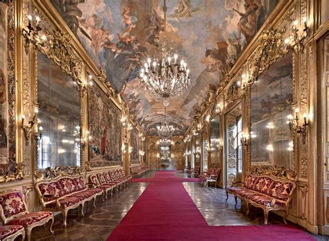 A success history for 145. The five most beautiful buildings in Milan - Hotel Cavour