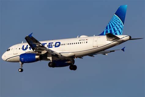 United Airlines Airbus A319 132 N877ua Registration N Flickr