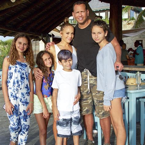 Jennifer lopez alex rodriguez instagram. Jennifer Lopez and Alex Rodriguez's Kids Will Be Part of ...