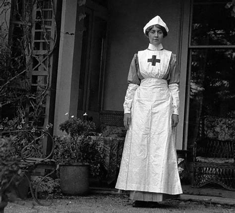 Did You Know That Agatha Christie Volunteered As A Vad Nurse During World War I