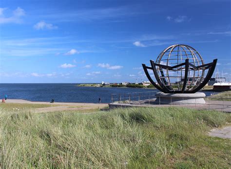 Übernachtungen für 1 bis 5 personen mit und unser haus liegt in einem ruhigen wohngebiet, nicht weit entfernt vom zentrum hvide sandes, direkt. Ferienhaus in Hvide Sande - eine schmucke Heidelandschaft
