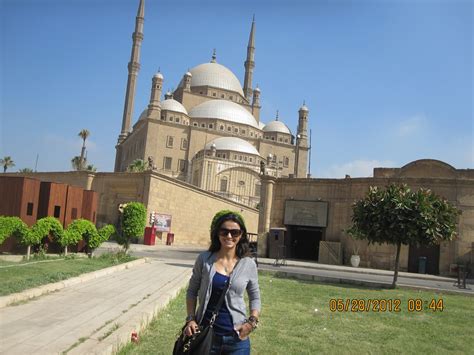 Começa o seu roteiro egito. Aventuras da Thais: Ultimo dia no Cairo, Egito