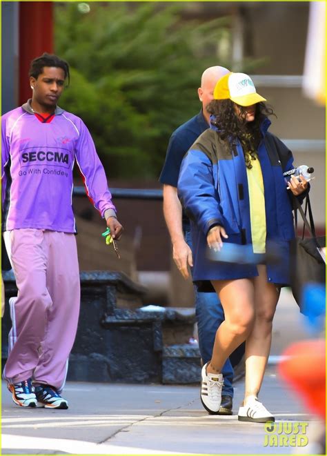Rihanna And Aap Rocky Do Some Grocery Shopping Together In Nyc Photo