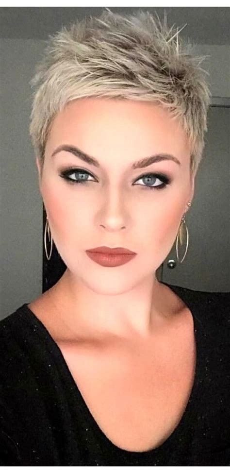 I will probably never color my hair again but included a few with blonde color for others who may feel differently. Amazing short blonde pixie haircut #ShortPixieHaircuts ...