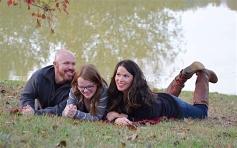 Pin by Cassandra Bradley on Fall Family Session | Fall family, Family ...