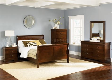 Wood and natural materials, curtains and fabrics have been used to ensure a comfortable and relaxed atmosphere with a fantastic. Whiskey Finish Louis Philippe Sleigh Bed w/Optional Case Goods