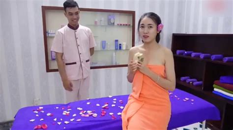 របៀបម៉ាស្សា Massage Oil Relaxing Muscle To Relieving Stress Full Back