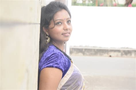 Tamil Aunty Lovers Hot Aunty In Saree