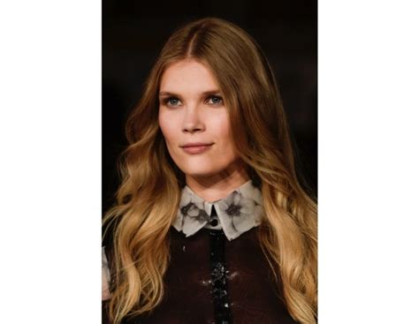 We did not find results for: Capelli con la riga in mezzo: la tendenza della Primavera ...