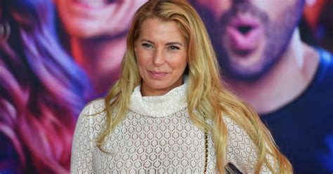 Am ende darf das gewinnerteam über das schicksal eines teilnehmers aus dem verliererteam entscheiden in der zweiten staffel promis unter palmen 2021 lassen sich nun unter anderem melanie müller, willi. "Promis unter Palmen": Diese Stars sind dabei