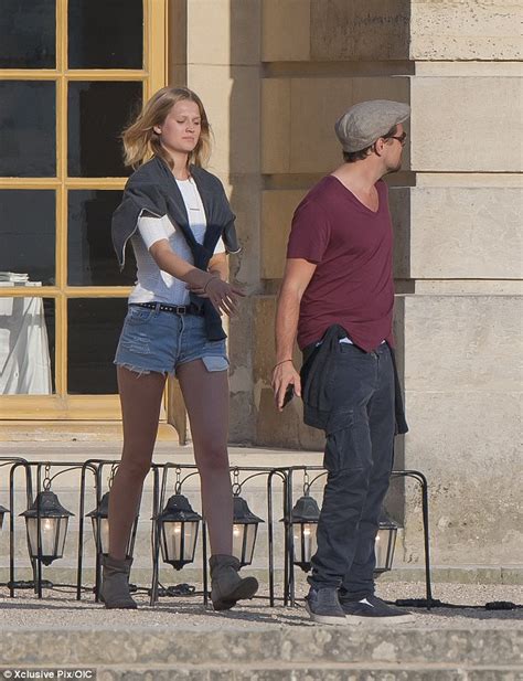 leonardo dicaprio takes new girlfriend toni garrn on a tour of the palace of versailles during