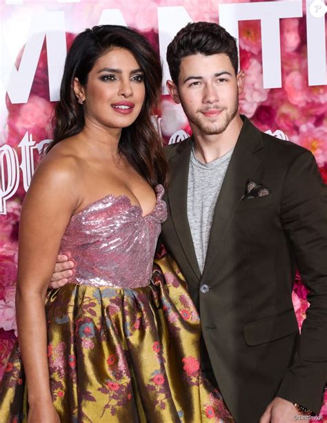 Priyanka Chopra Et Son Mari Nick Jonas à La Première De Isnt It