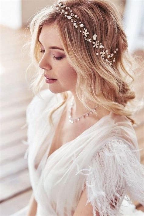 20 Medium Length Wedding Hairstyles For 2021 Brides Emmalovesweddings