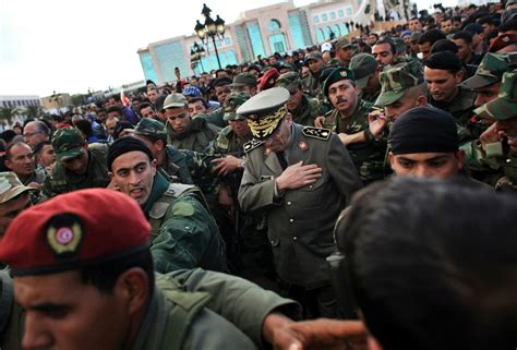 Top Tunisian General Pledges Support For Revolution The New York Times