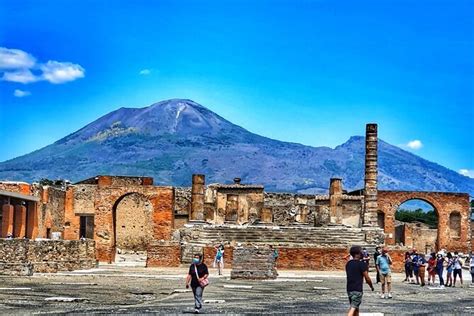 Guided Tour Of Pompeii And Vesuvius With Lunch And Entrance Tickets