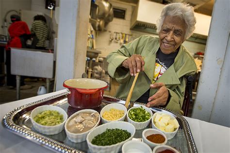 Chef Leah Chase Oysters Were A Christmas Tradition Tulane News