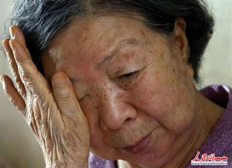 한국 83세 로인조선 리산가족상봉 연기 소식에 유감의 눈물5 인민넷 조문판 人民网