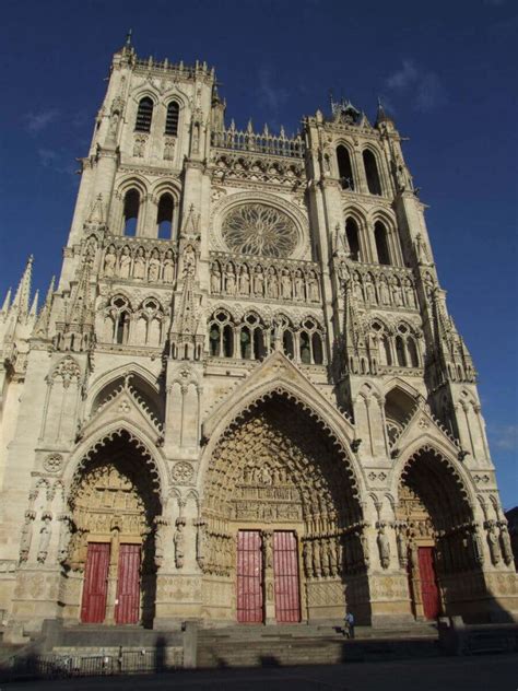 20 Famous Religious Buildings Around The World
