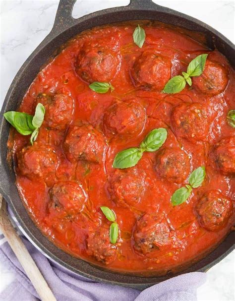 Vegan Meatballs In Italian Tomato Sauce The Clever Meal