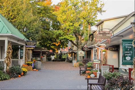 Autumn In Amish Country Unskinny Boppy