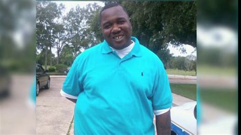 No Charges For Police Officers In Shooting Death Of Alton Sterling Wgn Tv